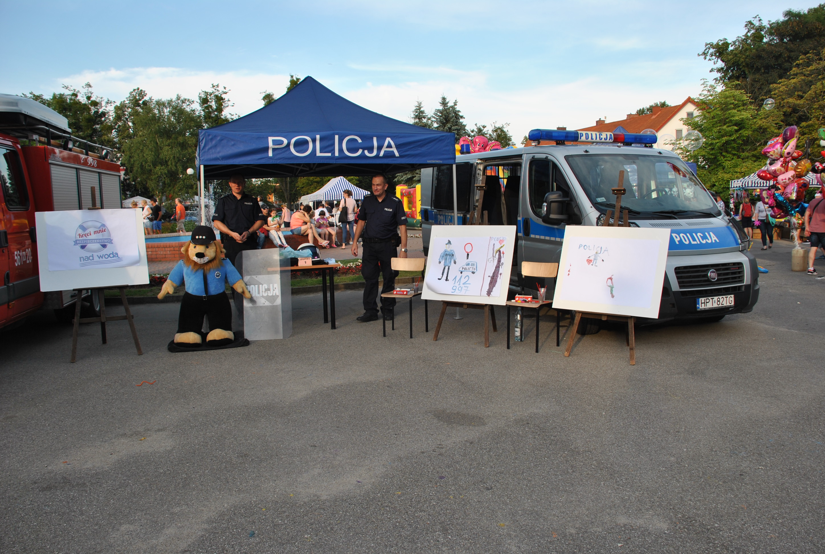 Festyn z udziałem policjantów