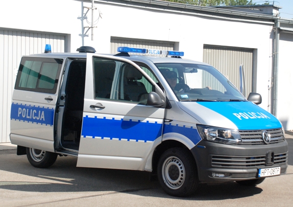 Nowy policyjny radiowóz trafił do KPP w Kętrzynie