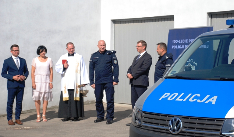 Nowy policyjny radiowóz trafił do KPP w Kętrzynie