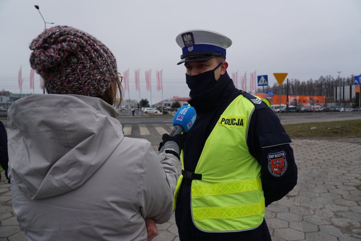 Policjant udziela wywiadu