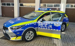 Nowy oznakowany radiowóz dla nowomiejskich policjantów