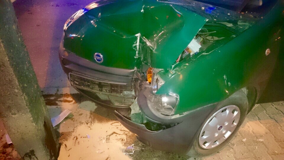 Uszkodzony samochód w Lidzbarku Warmińskim
