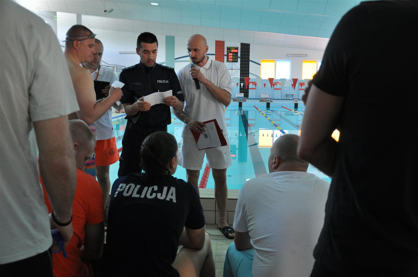 Zawody na pływalni WSPol w Szczytnie