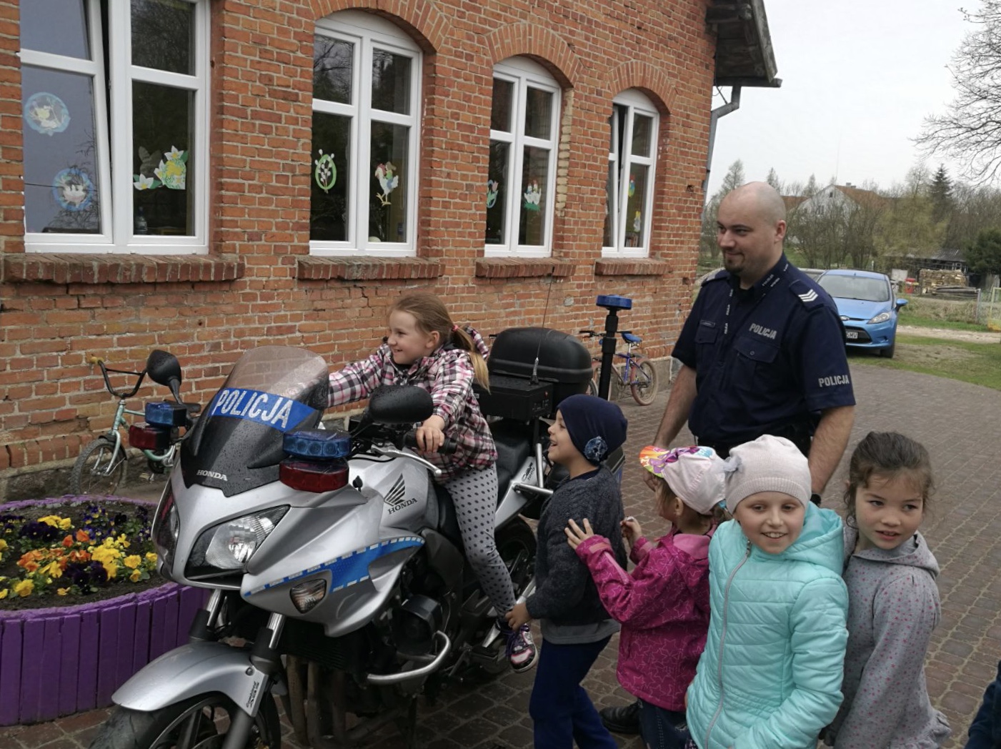 Spotkanie z policjantami w Krekolach