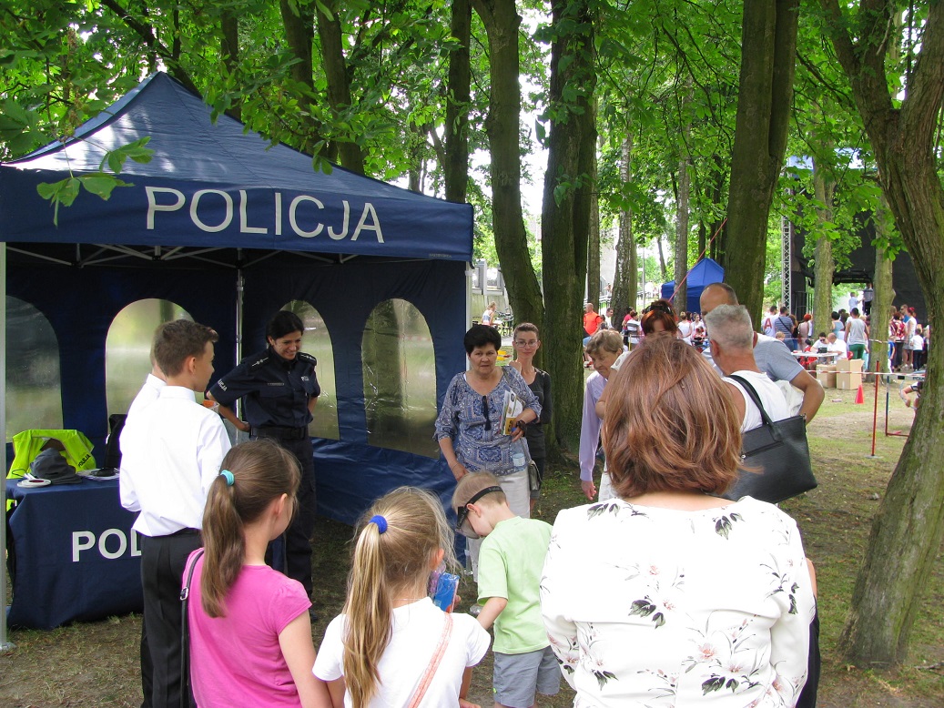 Festyn „Wstąp po zdrowie” z udziałem policjantów