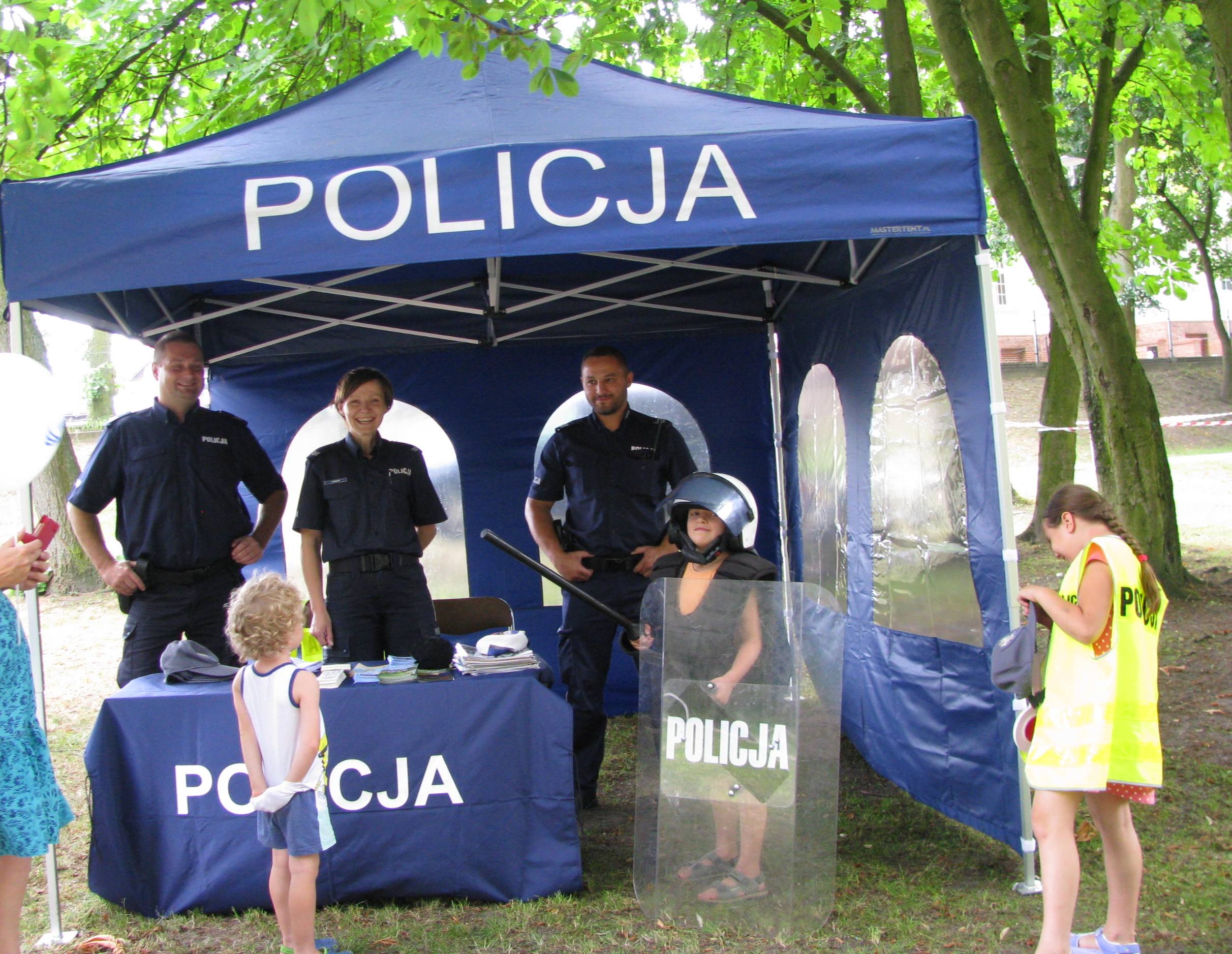Festyn „Wstąp po zdrowie” z udziałem policjantów