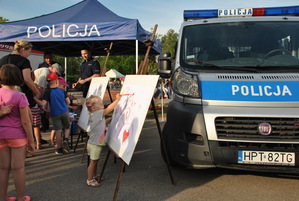 Festyn z udziałem policjantów