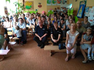 Spotkanie policjantów z dziećmi i ich opiekunami