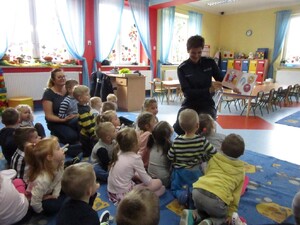 Wizyta policjantki w przedszkolu