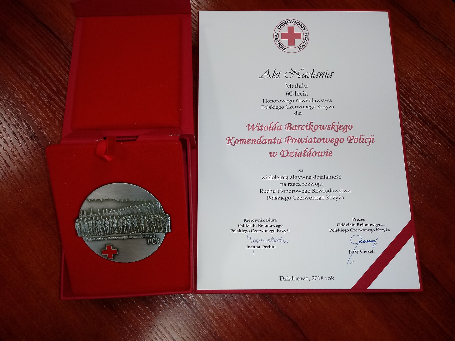 Funkcjonariusze uhonorowani za zasługi dla krwiodawstwa