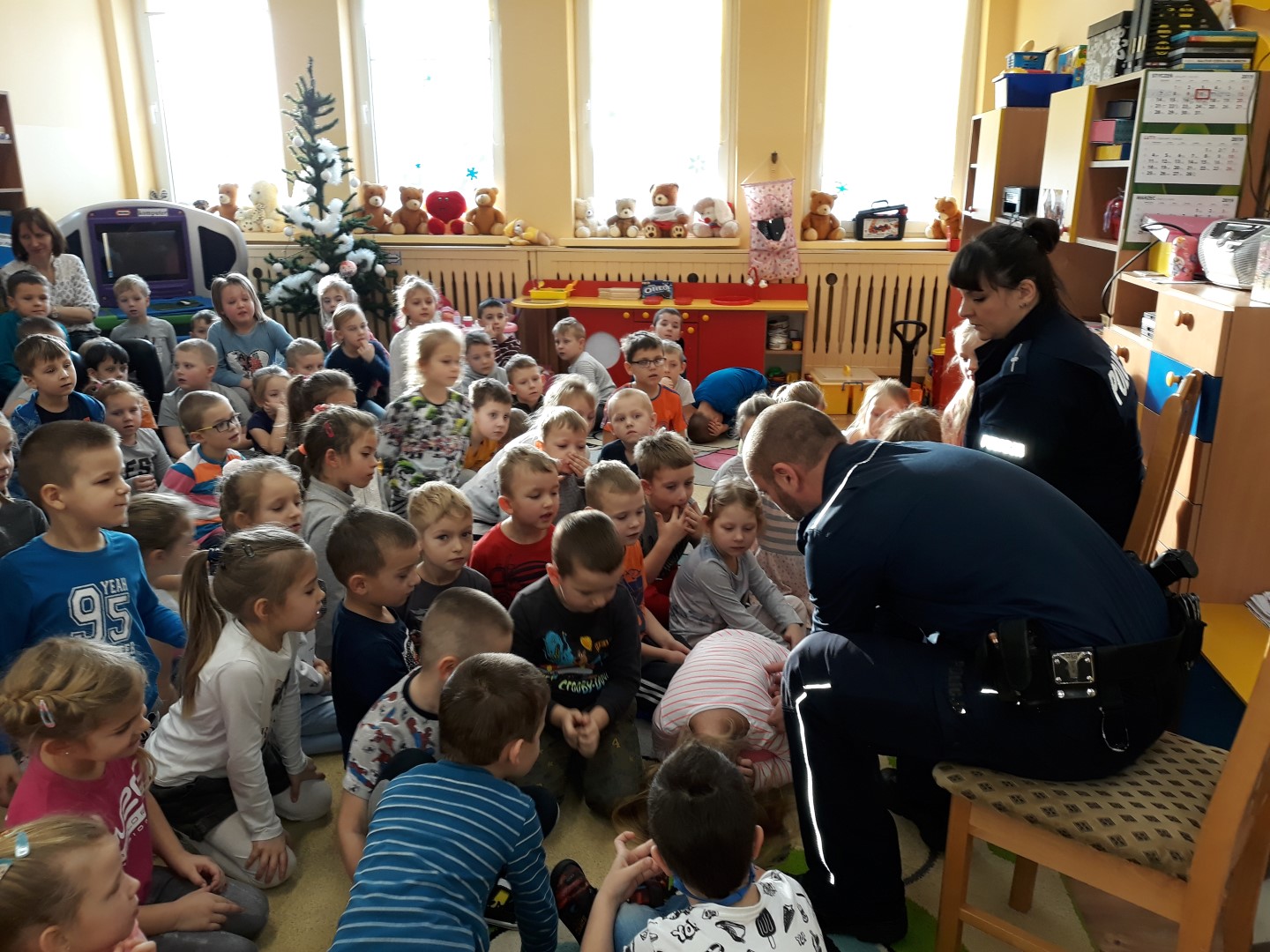 Spotkanie policjantów z dziećmi z powiatu bartoszyckiego