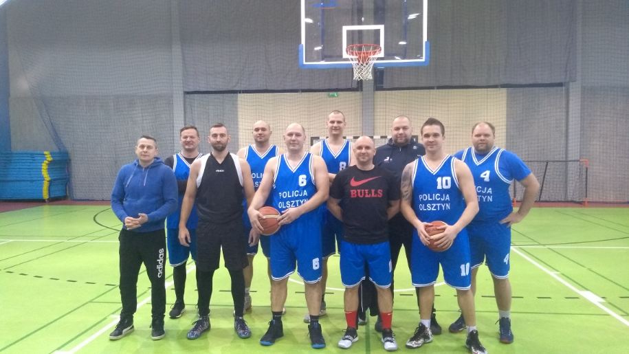 Drużyna policyjnych koszykarzy z Warmii i Mazur