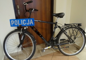 Odzyskany rower koloru czarnego