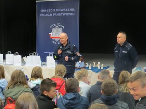 Uczestnicy Obchodów Światowego Tygodnia Bezpieczeństwa w Ruchu Drogowym