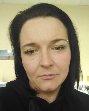 Zaginiona Kamila Skoczylas - kobieta ma piwne oczy i ciemne brązowe włosy