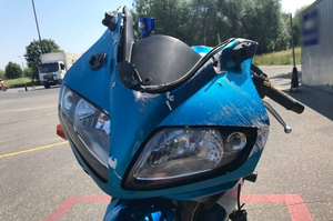 Motocykl po zderzeniu z dzikiem