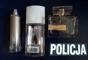 Zabezpieczone 3 flakoniki różnych perfum