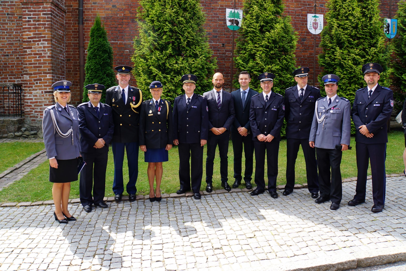 Delegacje policjantów z Niemiec i Holandii podczas wojewódzkich obchodów Święta Policji w Kętrzynie