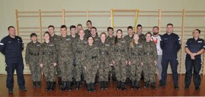 Uczestnicy lekcji z policjantami