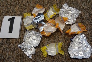 papierki po cukierkach czekoladowych