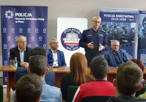 pisz uroczystość 100 rocznica policji