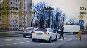 Zrzut ekranu z nagrania z wideorejestratora