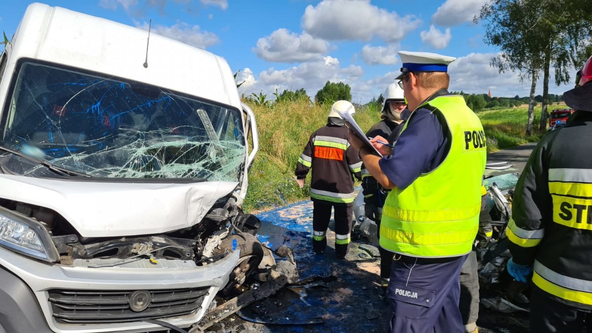 służby pracujące na miejscu wypadku