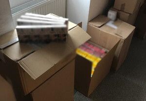 Kartony z zabezpieczonymi papierosami