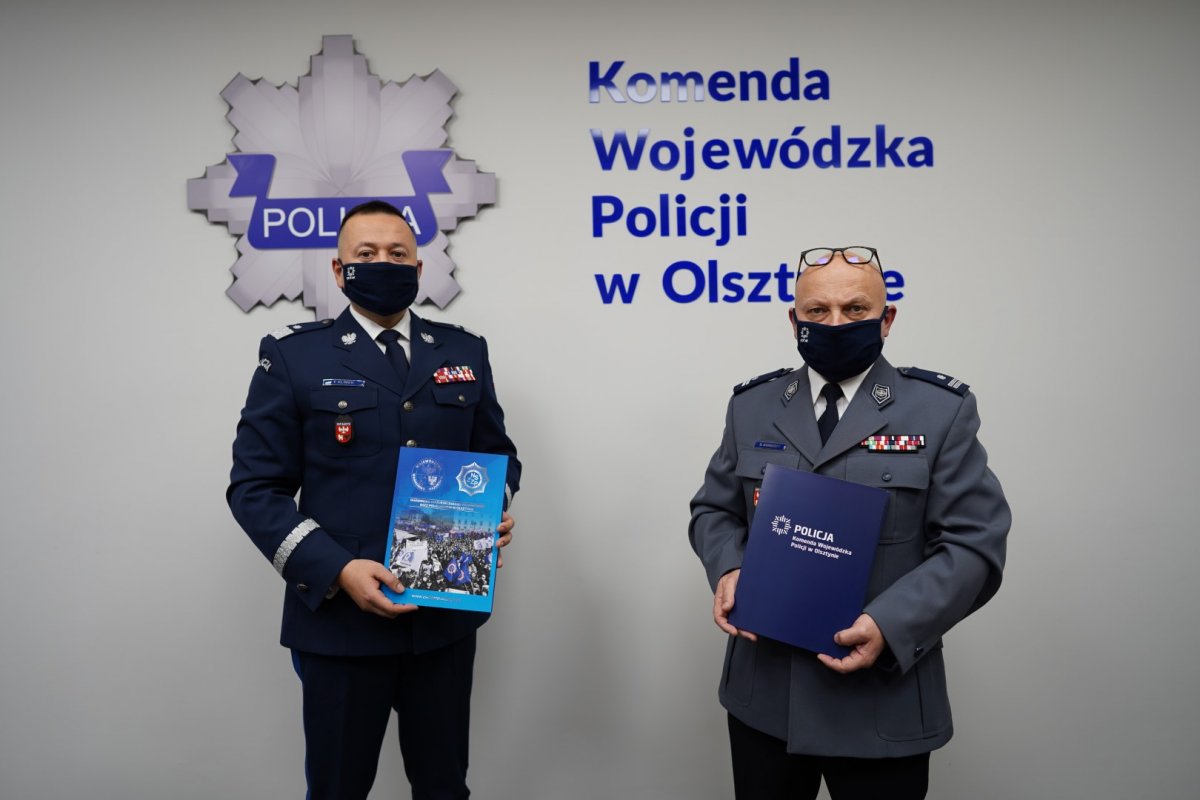 Komendant Wojewódzki Policji i Przewodniczący podpisują porozumienie