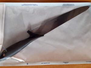 zabezpieczony nóż w woreczku foliowym