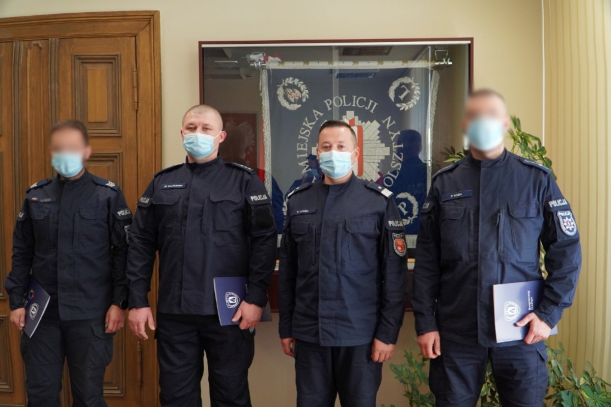 Wyróżnieni policjanci i nadinsp. Tomasz Klimek