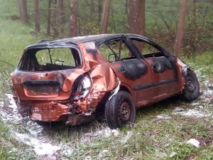 spalony wrak pojazdu