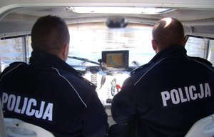Policjanci w łódce