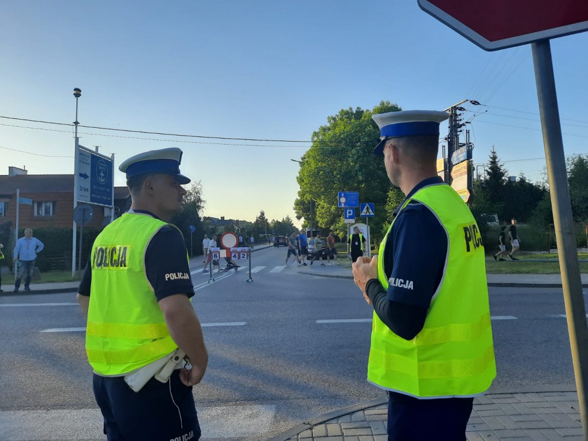 Policjanci zabezpieczają 77 Rajd Polski