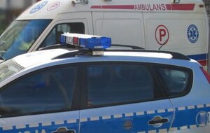 Policyjny radiowóz i karetka pogotowia