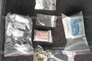 Zabezpieczone narkotyki w woreczkach