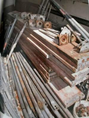 Zdemontowane rusztowanie