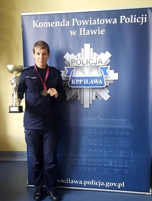 policjantka podczas zmagań policjantka podczas zmagań