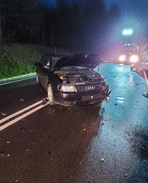 uszkodzony pojazd audi