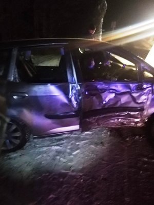 uszkodzone w wypadku auto