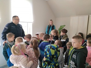 Dzieci z wizytą na Posterunku Policji w Dubeninkach