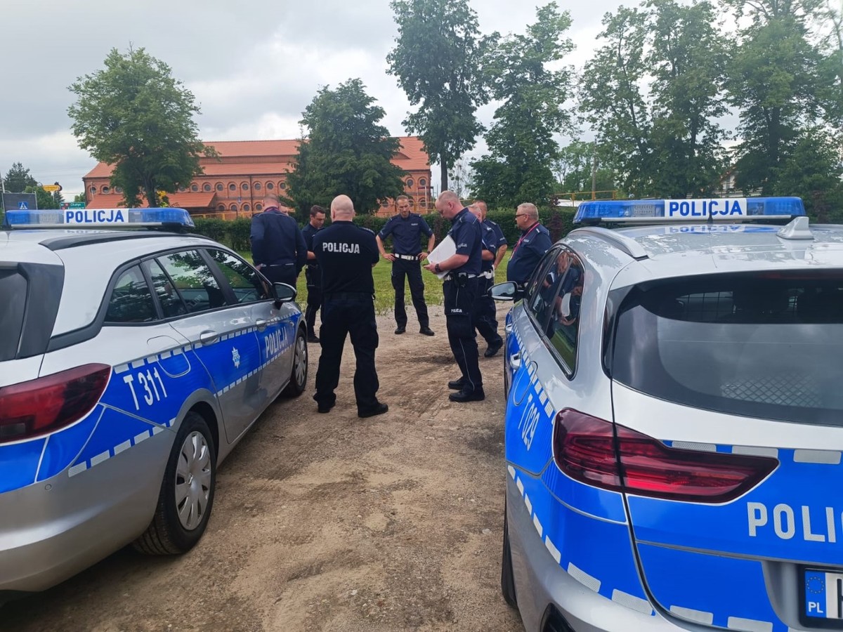 Policjanci podczas zabezpieczania 78 Rajdu Polski