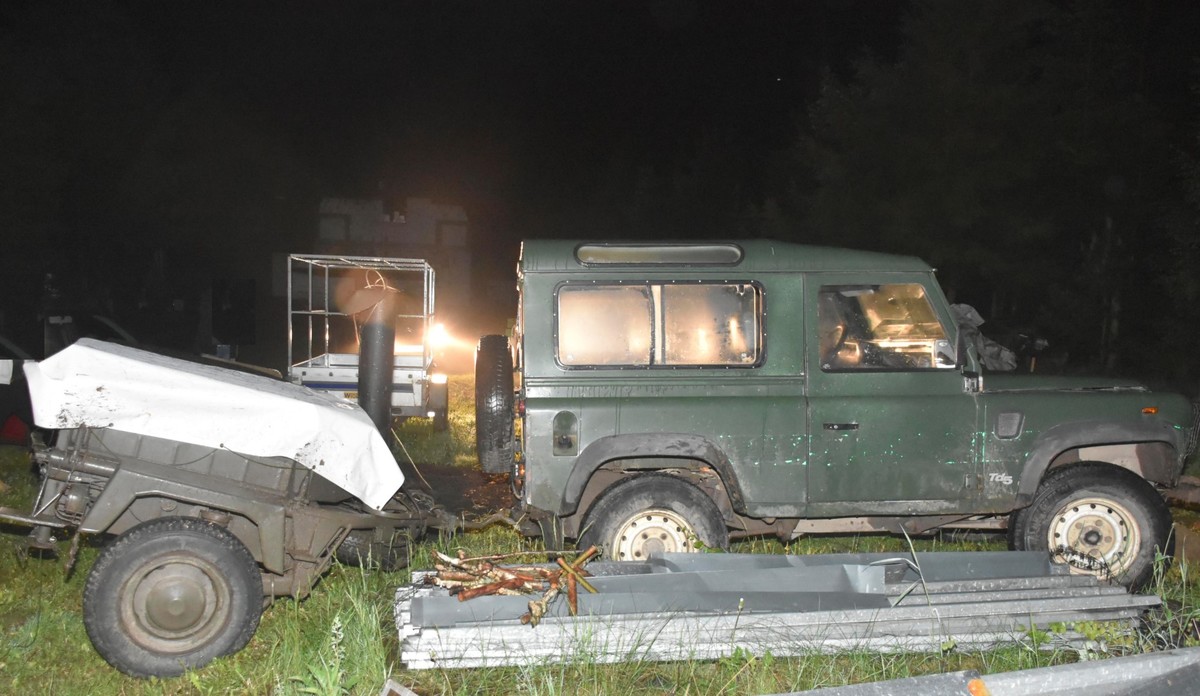 pojazd z podczepioną kuchnią polowa