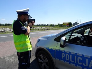 pomiar prędkości przez policjanta