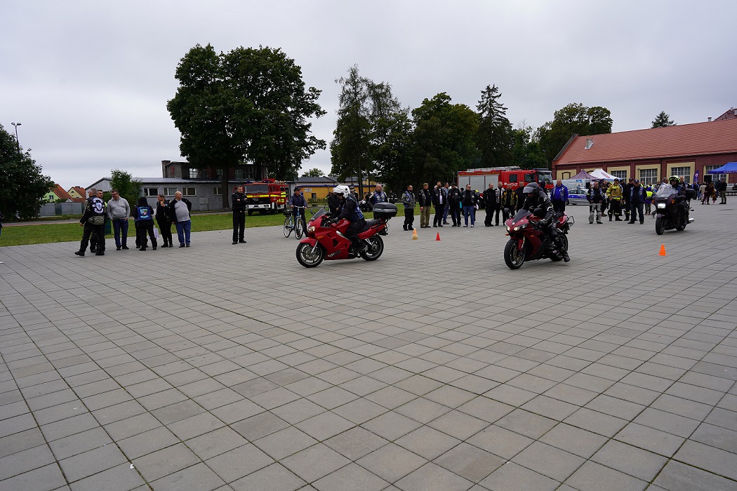 Sprawdzenie umiejętności na jak najwolniejszym pokonaniu toru