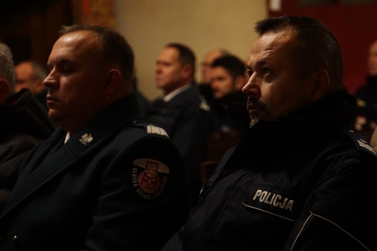 Komendant Wojewódzki Policji podczas mszy