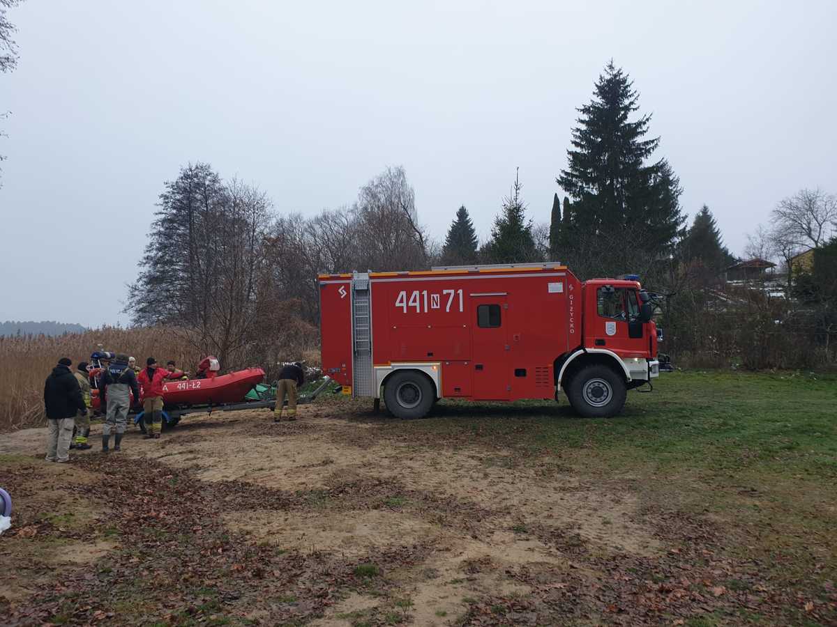 służby podczas poszukiwań