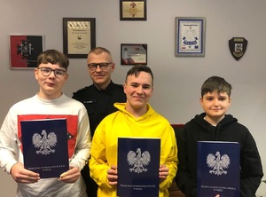 Bohaterowie z komendantem