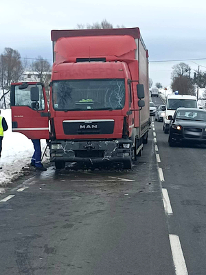 Uszkodzony samochód ciężarowy