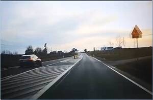 Audi wyprzedzające w miejscu niedozwolonym